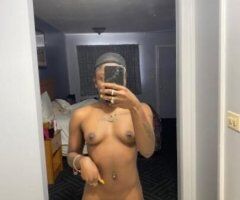 Chicago escorts - strawberry
