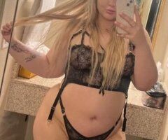 Bombshell in NOVATO🩷 - Image 2