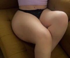 curvy latina and frends - Image 3