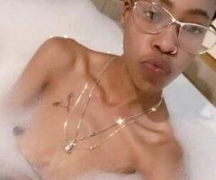 Lip Service 👅💋 IN CALLS ONLY - Image 5