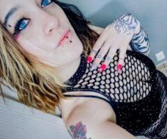2GIRL AVAILABLE/TATTOO QUEEN - Image 4