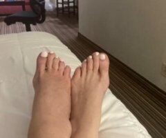 LET'S HANGOUT!😘 - Image 2