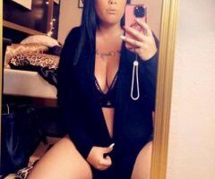 Houston escorts - Brunette Bombshell