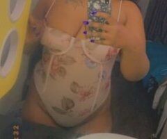 Prettyyy Thickkk Goddess Super Squirter💦 - Image 7