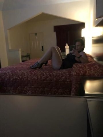 sweet and affectionate lady! 36 H-I all natural breast! - 1