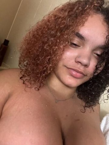THICK Lightskin🥰 handle me carefully😩 - 1