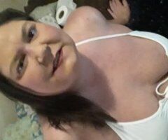 Binghamton escorts - Sensual brunette for erotic 40$ car play !
