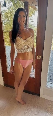 Blonde ______ Brunette_____ SO HOT ___ Independent and REAL - 1