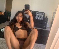 cum get a view of jessicas creamy wet goodies 💦💦💦💦 - Image 1