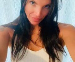 Lawrence escorts - Extra holiday fun 💦💦💦