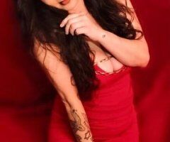 Busty BOMBSHELL Ready To Please! - Image 3