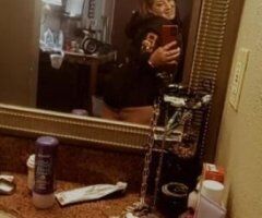 Dick Devouring Cum Guzzling Throat Goddess. Devouring Dick So Good make you want to slap your girlfriend no choke - Image 4