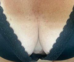 South Bend escorts - 🪷APRIL🪷 SHOWERS💦 OUTCALLS/CAR DATES