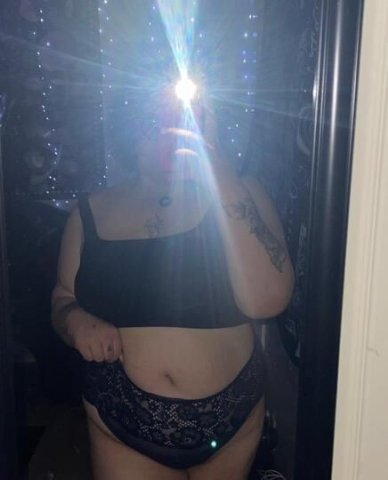Available Right Now 💦🍑 - 1