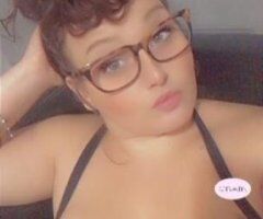 ❤⭐❤BEAUTIFUL BUSTY SQUIRTER W A FAT AZZ PUZZY❤⭐❤ - Image 1