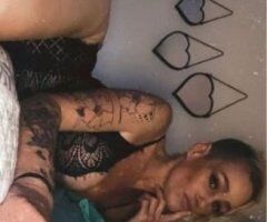 Evansville escorts - Blonde Baddie Aim To Please
