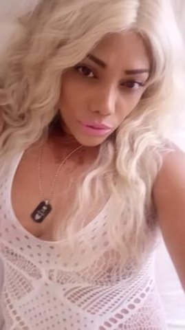 sexy blonde latina offering the best exotic massage 💆♂ rubia latina caliente ofreciendo los mejores masajes eroticos - 1