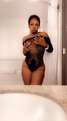 💋💄 Click me ....😜🥴 Available now - 1