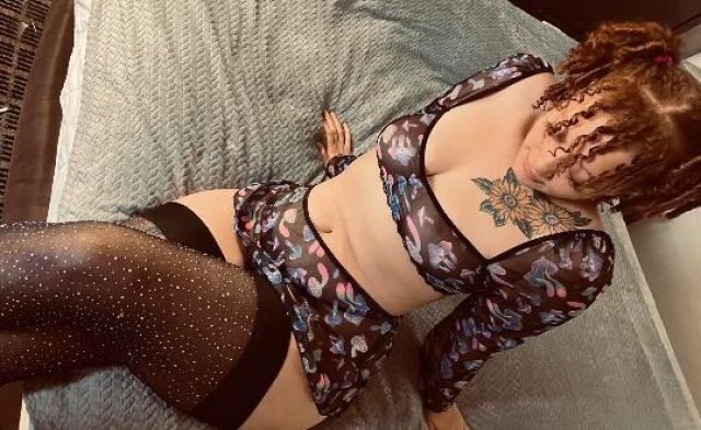 Playmate✨🧚🏼♀✨ Cheeks 🍑 got the sweetest treats 💦😋🤤 - 1