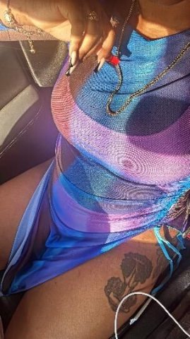 Thick Creamy Ebony Babe👅 - 1