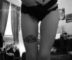 kind brunette babe lets talk 💋 - Image 5