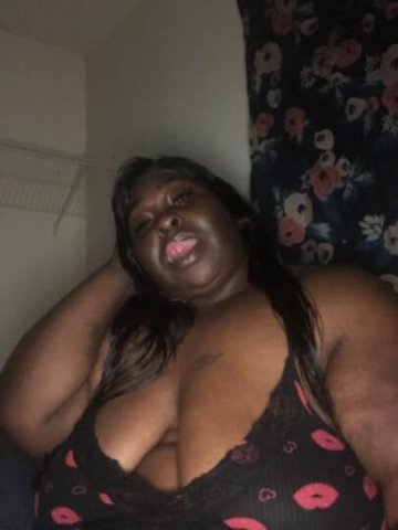 HEY GUYS MY NAME IS JUICY IM HERE TIO ENTERTAIN IM A SEXY BBW THICK AND 🍫🍫 READY TO HAVE SOME FUN WITH THE PLUS SIZE BUNNYHIT ME UP - 1