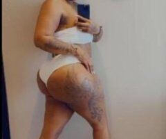 AVAILABLE IN YOUR CITY TONIGHT ONLY!! AVAILABLE AFTER 9pm ONLY!! SCHEDULE YOUR SESSION WITH PRETTYE AND I PROMISE YOU WONT BE DISSAPOINTED!! MY PICS ARE REAL BUT IM EVEN SEXIER IN PERSON 💋 - Image 2