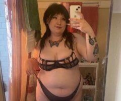 chubby emo cutie available tonight! - Image 3