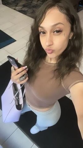 Latina Mami 🥰😍 REAL , GOOD Personality 😜 GOOD Energy💜 - 1