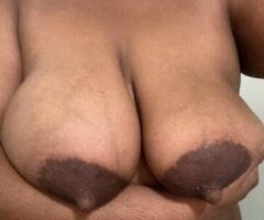 busty paris ready to get into sum👅 - Image 2