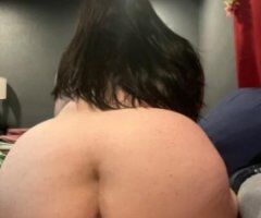Sexy Milf - Image 2