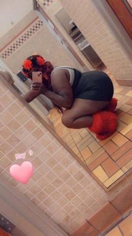 big booty black freak hmu doing deals outcalk only - 1