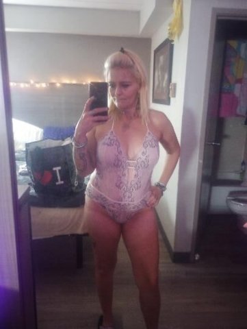 Wanna start ur day off right SPECIALS: QV$80 & HH$130 til 11 - 1