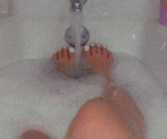 Saginaw escorts - Thickums curvy Beauty no dissapointment