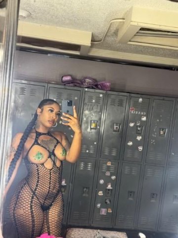 First Time In Town💦🫦 - 1