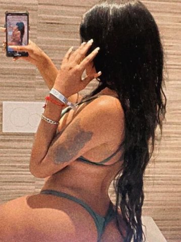 HELLO DADDY I'M AVAILABLE NOW 😍🍑 - 1
