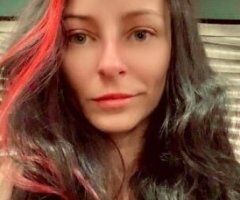 Lawrence escorts - Petite and Kinky