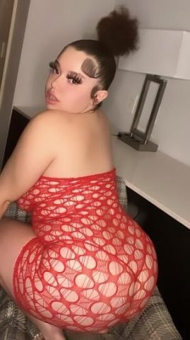 New in town 😋💦🍯 - 1