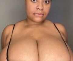 Queens escorts - Hello Lovers Your favorite bbw Available In Town 🤙🏽 Facetime fun⭐Sexting⭐Videos 💦 2girl special 💦 sexting,dick rating, incall and outcall also carcall 🎀 $40 DEPOSIT MUST FOR ALL DATES