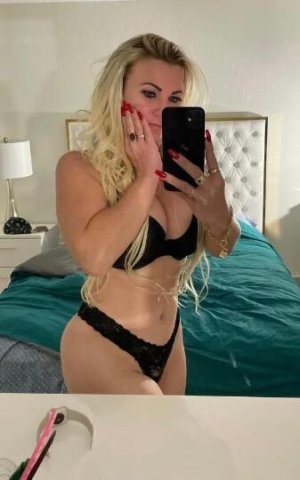 Daniela - 1