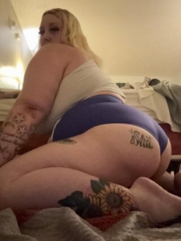 DEEP WHITE THROAT 🌊 WET PUSSY 💦 - 1