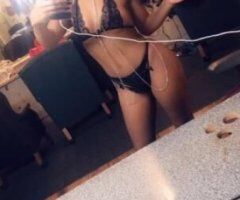 pretty petite college girl looking to make all your fantasies come true🥰 incall preferred - Image 5