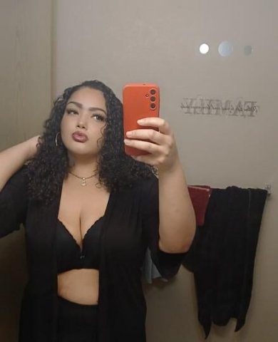 Pretty thick mixed girl ready for pleasure💦 - 1