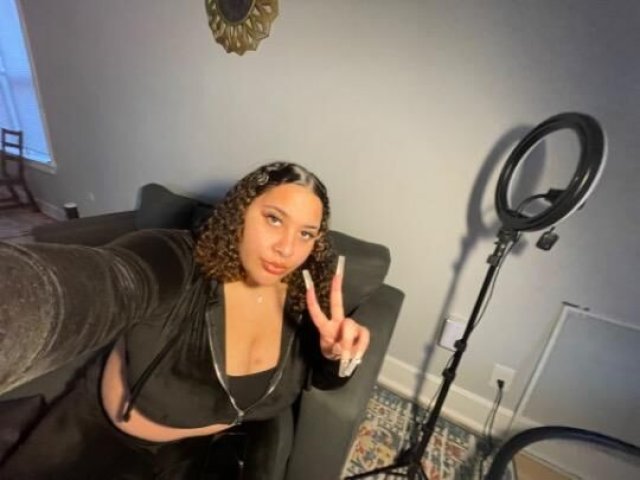 just in town for the weekend, come see me while you can 😜💦 - 1