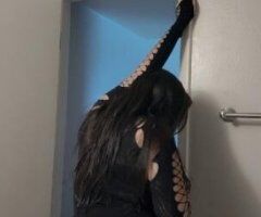 Native pussy😻 Young and wet asf💦 delicious 🤑 - Image 3