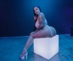 Sexy Thick Mexicana Mami - Image 4