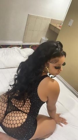 I have a friend , let's have fun 🤫💦 Outcalls Only !! - 1