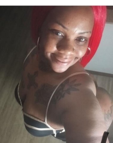 come get a 3 some 💦Short stuff & SEXY LIPS - 1