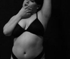 Thick and juicy latina - Image 7