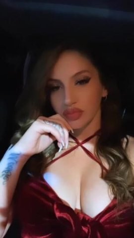 Sexy Curvy Beauty - 1